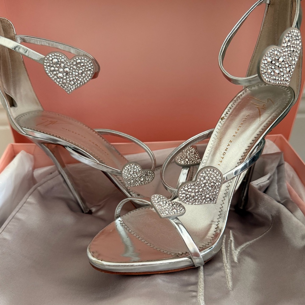 Giuseppe Zanotti metallic leather silver heart heels 38.5 - Picture 3 of 5